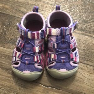 Toddler size 6 Keen sandals
